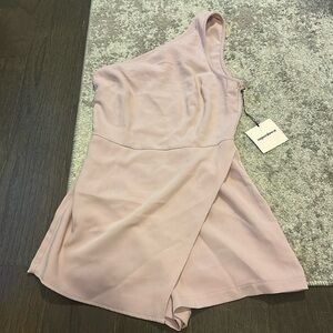 Superdown Alexa One shoulder romper pink size XS NWT